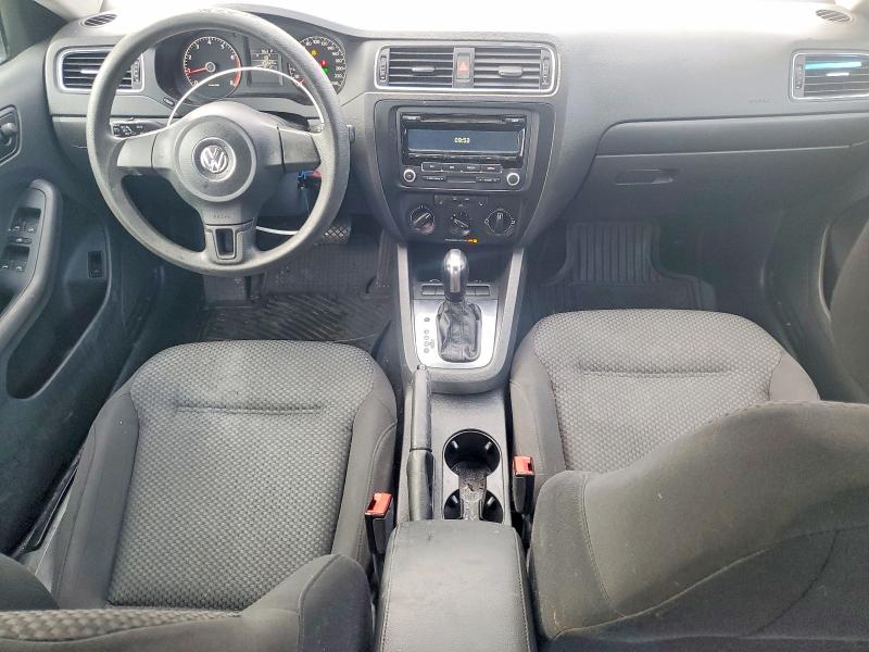 Photo 8 from auction – 2013 VOLKSWAGEN JETTA with VIN 3VW2K7AJ6DM271650