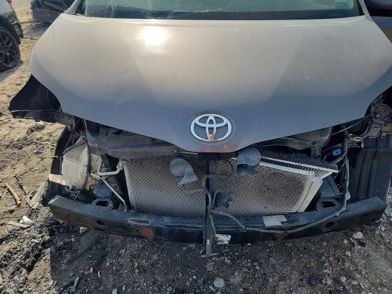 Photo 12 from auction – 2013 TOYOTA SIENNA with VIN 5TDYK3DC0DS289659