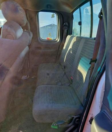 Photo 10 from auction – 2002 FORD F150 with VIN 1FTRX18W82NB78018