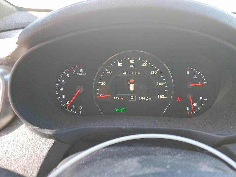 Photo 9 from auction – 2016 KIA SORENTO SX with VIN 5XYPKDA59GG020181