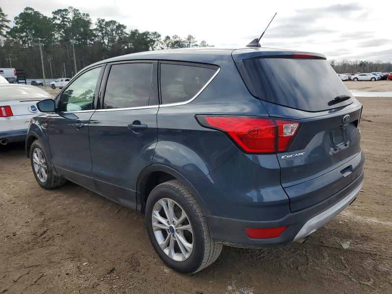 Photo 2 from auction – 2019 FORD ESCAPE SE with VIN 1FMCU0GD4KUB82190
