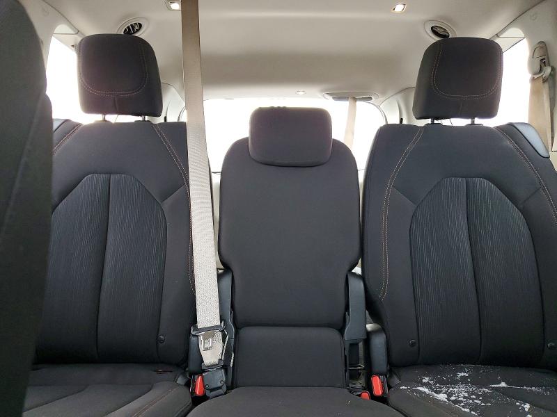 Photo 10 from auction – 2018 CHRYSLER PACIFICA T with VIN 2C4RC1FG8JR106258