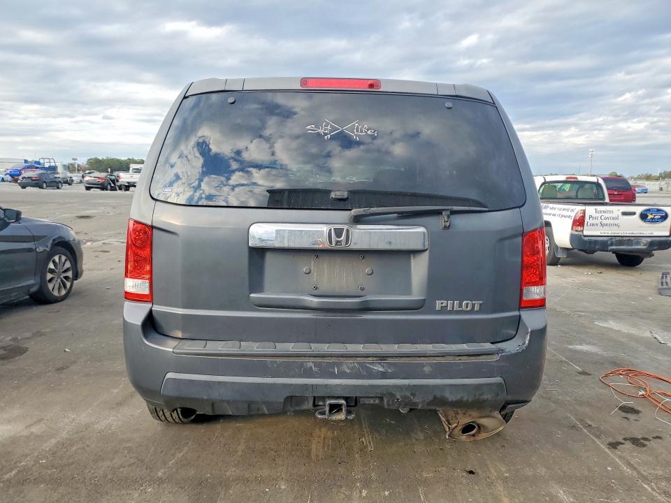 Photo 6 from auction – 2011 HONDA PILOT LX with VIN 5FNYF3H26BB037003