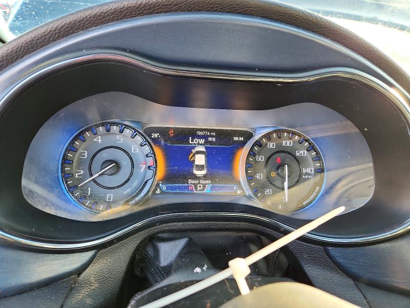 Фото 9 с аукциона – 2015 CHRYSLER 200 LX с VIN 1C3CCCDG5FN690888