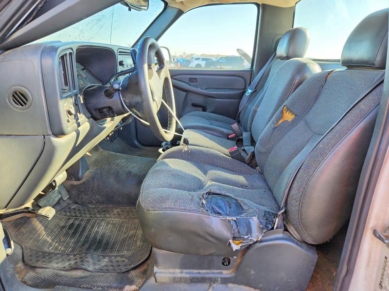 Photo 7 from auction – 2004 CHEVROLET SILVERADO with VIN 1GCEC14V84E201579