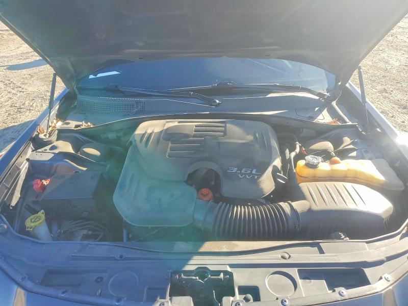 Photo 11 from auction – 2019 CHRYSLER 300 with VIN 2C3CCABG0KH542366