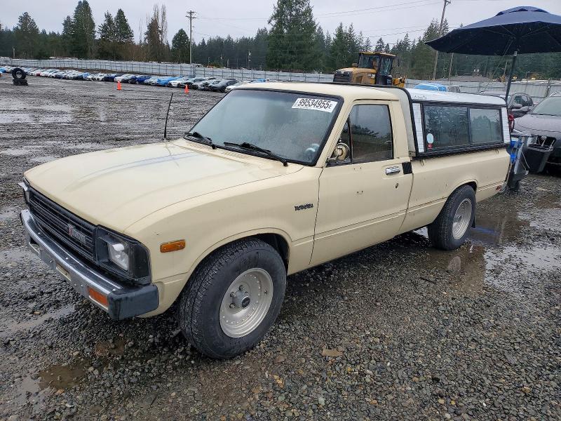 TOYOTA PICKUP 1/2 1983 with VIN JT4RN44D3D1111431 - Photo from auction