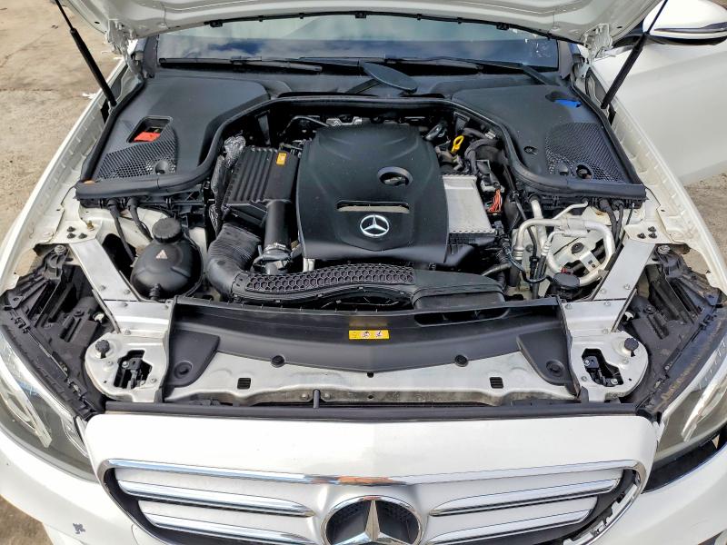 Photo 11 from auction – 2017 MERCEDES-BENZ E 300 with VIN WDDZF4JBXHA084367