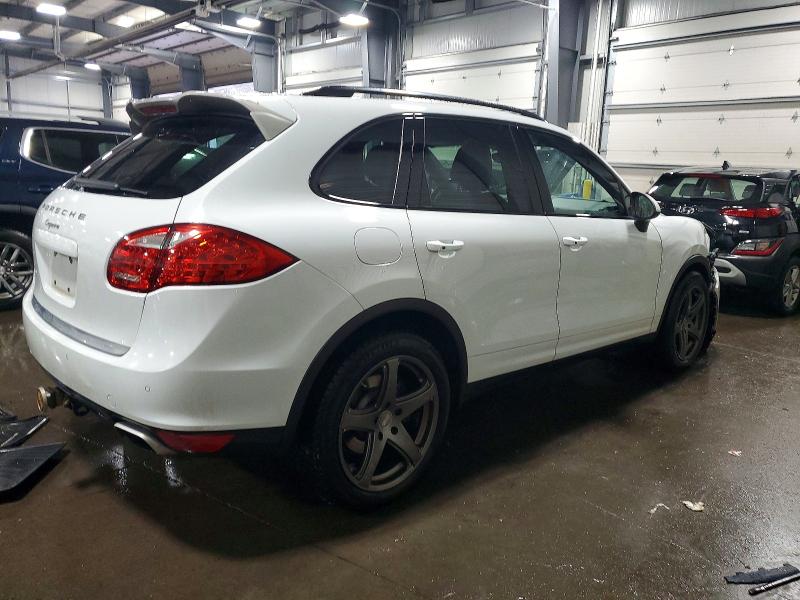 Photo 3 from auction – 2014 PORSCHE CAYENNE with VIN WP1AA2A25ELA91297