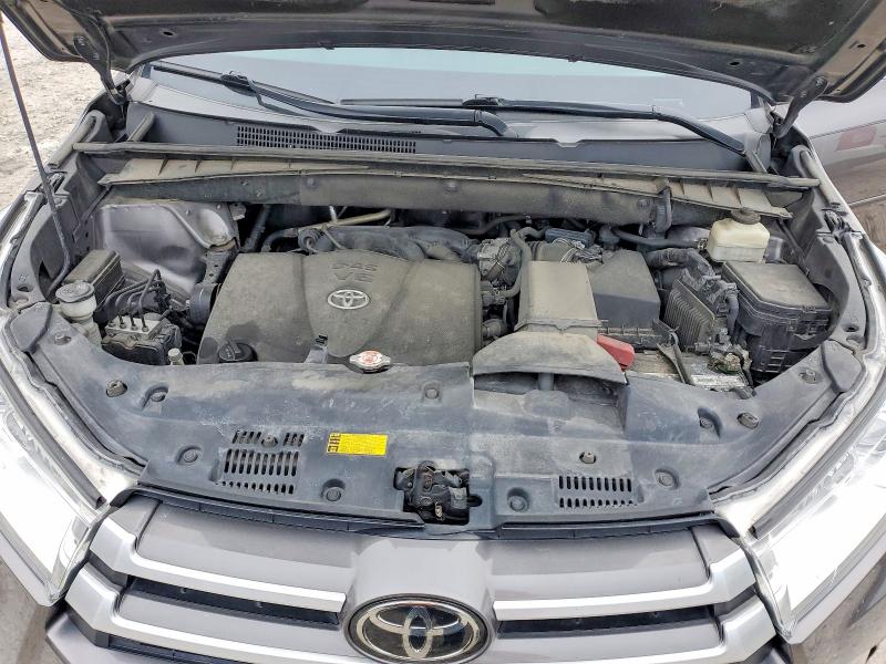 Photo 12 from auction – 2018 TOYOTA HIGHLANDER with VIN 5TDZZRFH2JS286477