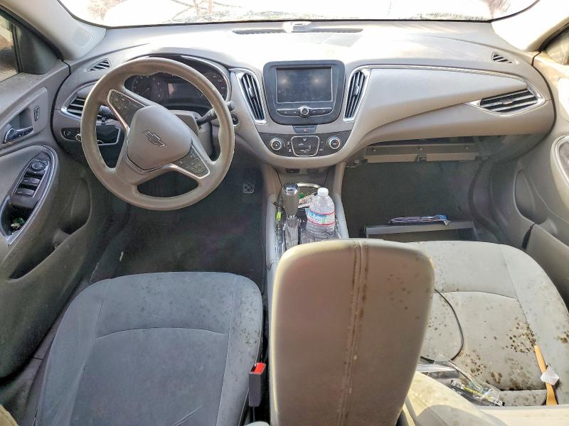 Photo 8 from auction – 2017 CHEVROLET MALIBU LT with VIN 1G1ZE5ST7HF272446