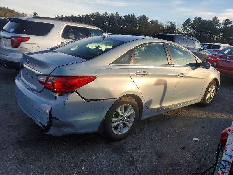 Photo 3 from auction – 2013 HYUNDAI SONATA with VIN 5NPEB4ACXDH666890