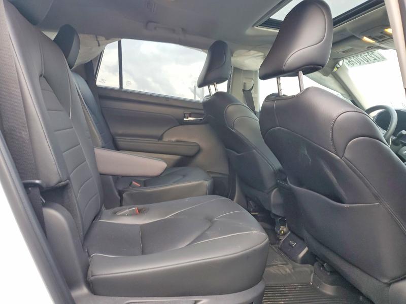 Photo 10 from auction – 2024 TOYOTA HIGHLANDER with VIN 5TDKDRAH4RS545411