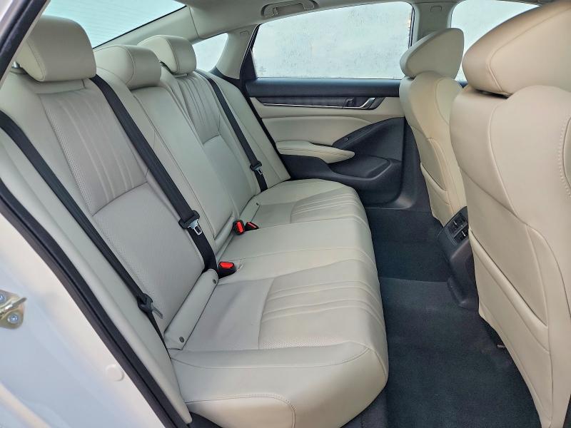 Photo 10 from auction – 2018 HONDA ACCORD TOU with VIN 1HGCV1F91JA218469