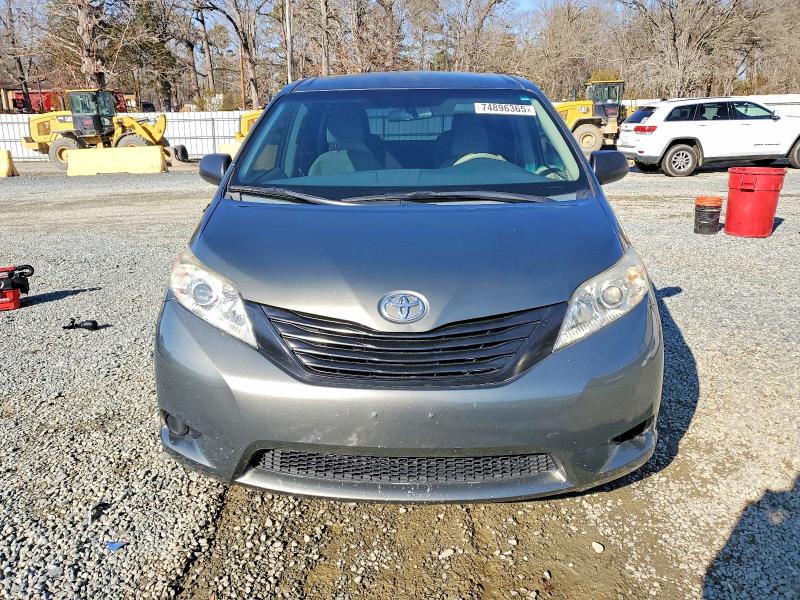 Photo 5 from auction – 2012 TOYOTA SIENNA with VIN 5TDKA3DC1CS011750