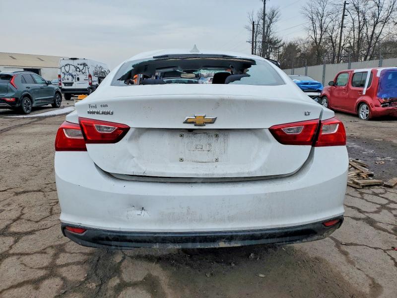 Photo 6 from auction – 2017 CHEVROLET MALIBU LT with VIN 1G1ZE5STXHF140040