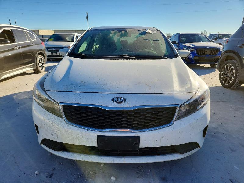 Photo 5 from auction – 2018 KIA FORTE LX with VIN 3KPFK4A77JE280855
