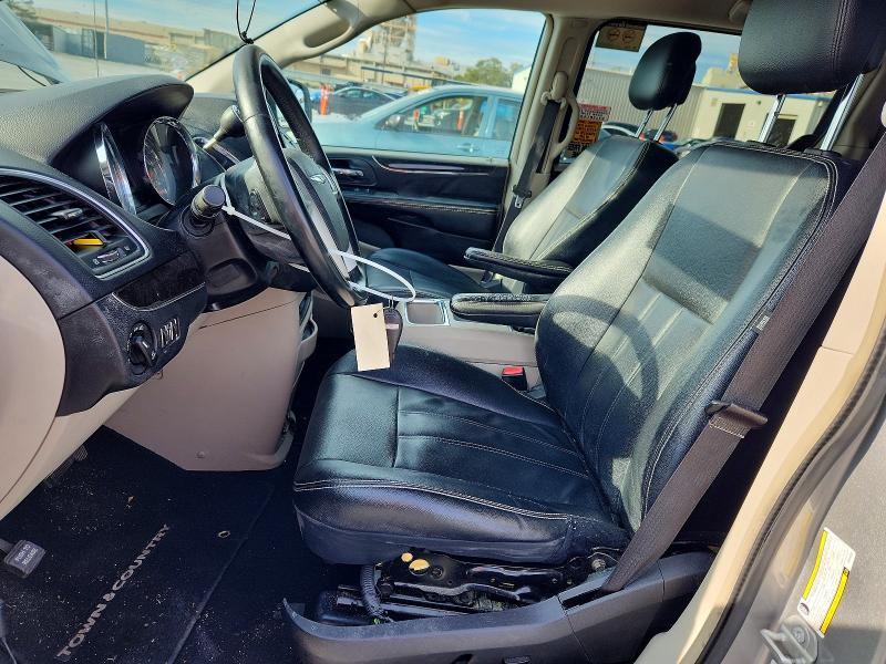 Photo 7 from auction – 2016 CHRYSLER TOWN & COU with VIN 2C4RC1BG7GR295063