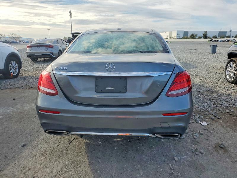 Photo 6 from auction – 2018 MERCEDES-BENZ E 300 with VIN WDDZF4JB6JA457460