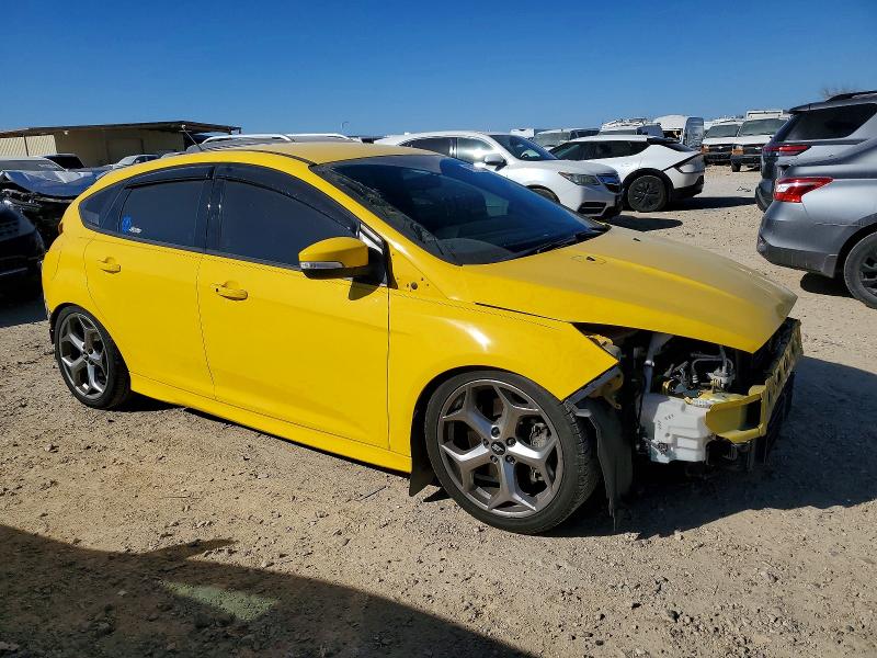 Photo 4 from auction – 2017 FORD FOCUS ST with VIN 1FADP3L97HL212953