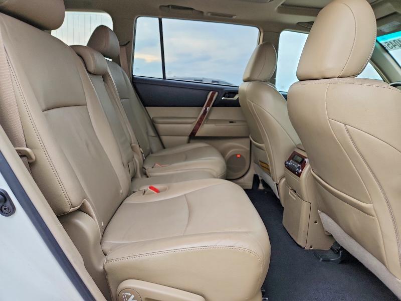 Photo 11 from auction – 2011 TOYOTA HIGHLANDER with VIN 5TDYK3EH3BS043549