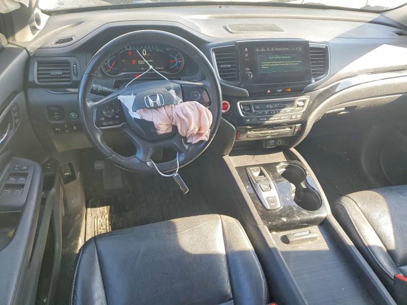 Photo 8 from auction – 2020 HONDA PILOT TOUR with VIN 5FNYF5H95LB008182