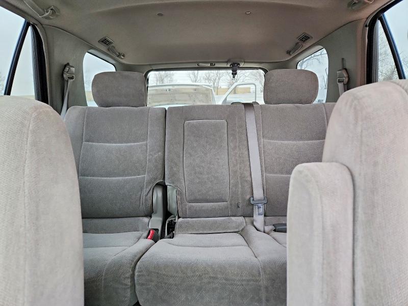 Photo 10 from auction – 2002 TOYOTA SEQUOIA with VIN 5TDZT34A22S096281