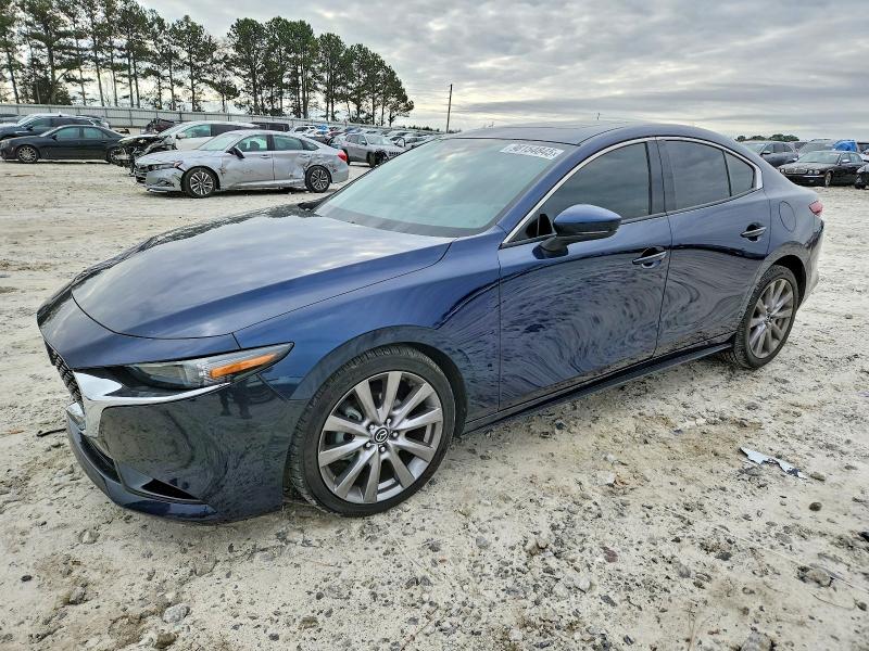 MAZDA 3 PREMIUM 2019 with VIN 3MZBPAEMXKM112162 - Photo from auction