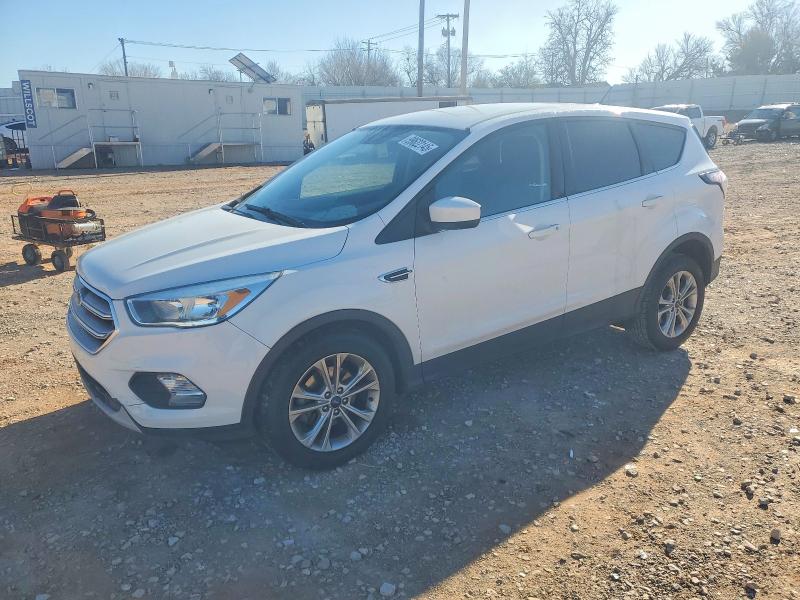 FORD ESCAPE 2017 with VIN 1FMCU0GD8HUC78395 - Photo from auction