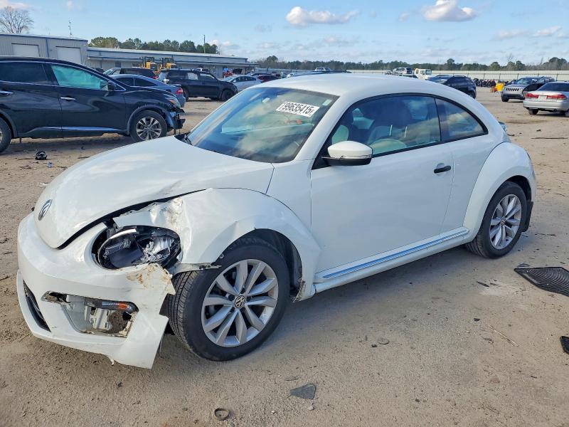 VOLKSWAGEN BEETLE 1.8 2017 with VIN 3VWF17AT1HM624937 - Photo from auction