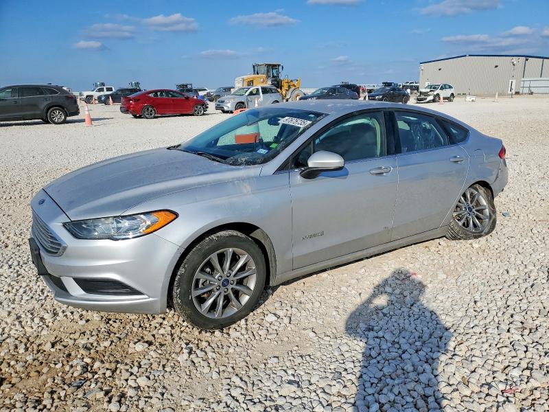 FORD FUSION SE 2017 with VIN 3FA6P0LU6HR384792 - Photo from auction