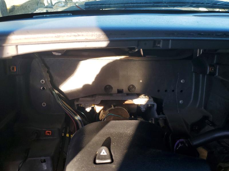 Photo 9 from auction – 2003 CHEVROLET SILVERADO with VIN 1GCEC19V43Z279776