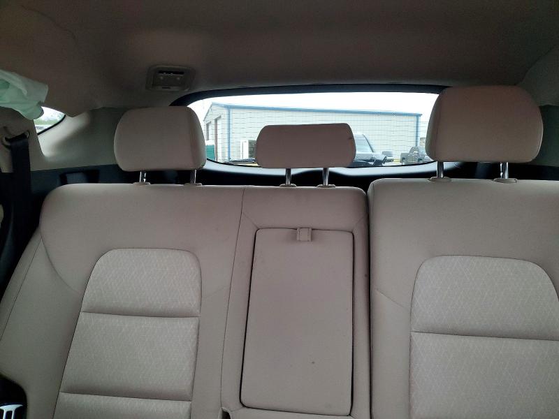 Photo 10 from auction – 2018 HYUNDAI TUCSON with VIN KM8J33A47JU604746