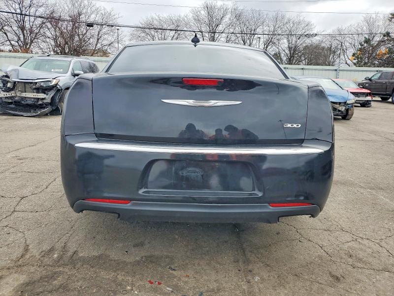 Photo 6 from auction – 2015 CHRYSLER 300 LIMITE with VIN 2C3CCAAG7FH920528