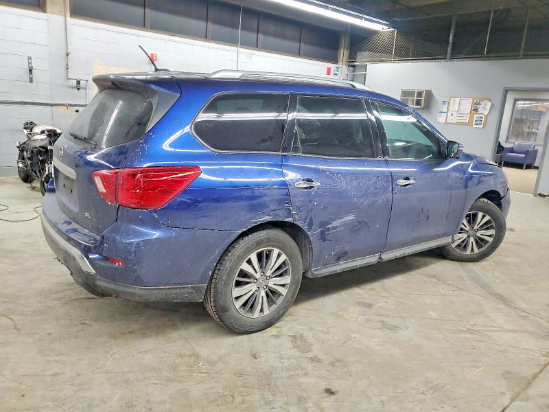 Photo 3 from auction – 2017 NISSAN PATHFINDER with VIN 5N1DR2MN5HC652823