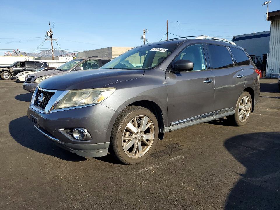 NISSAN PATHFINDER 2014 مع رقم تعريف المركبة 5N1AR2MM2EC680276 - صورة من المزاد