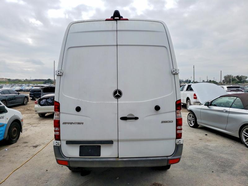 Photo 6 from auction – 2017 MERCEDES-BENZ SPRINTER 2 with VIN WD3PE7CD6HP565499