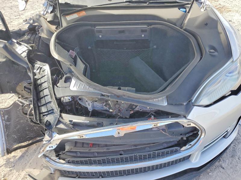 Photo 11 from auction – 2012 TESLA MODEL S with VIN 5YJSA1DP0CFS00806