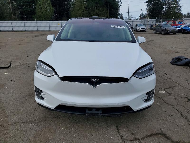 Photo 5 from auction – 2017 TESLA MODEL X with VIN 5YJXCAE21HF052319