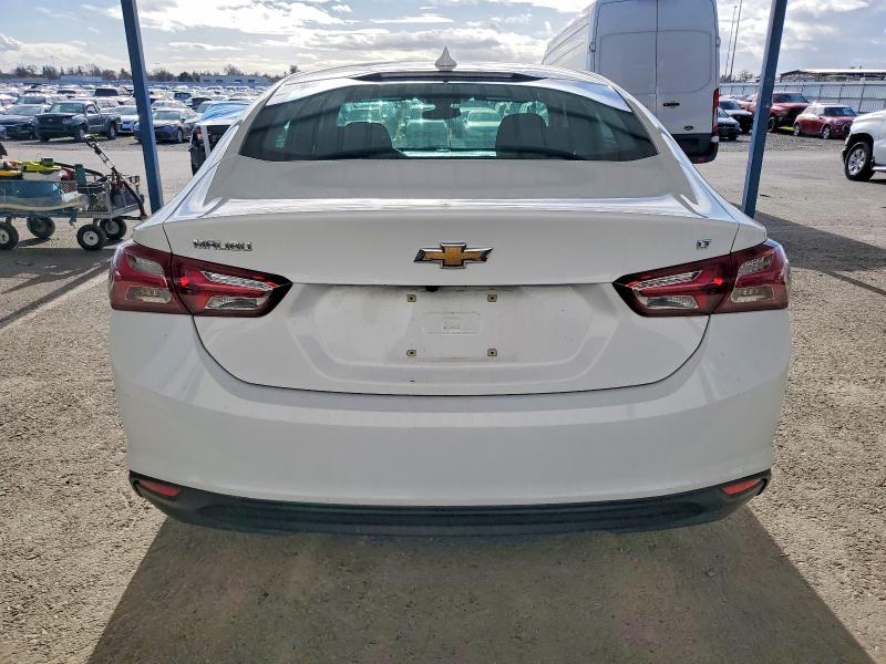Photo 6 from auction – 2020 CHEVROLET MALIBU LT with VIN 1G1ZD5ST2LF030675