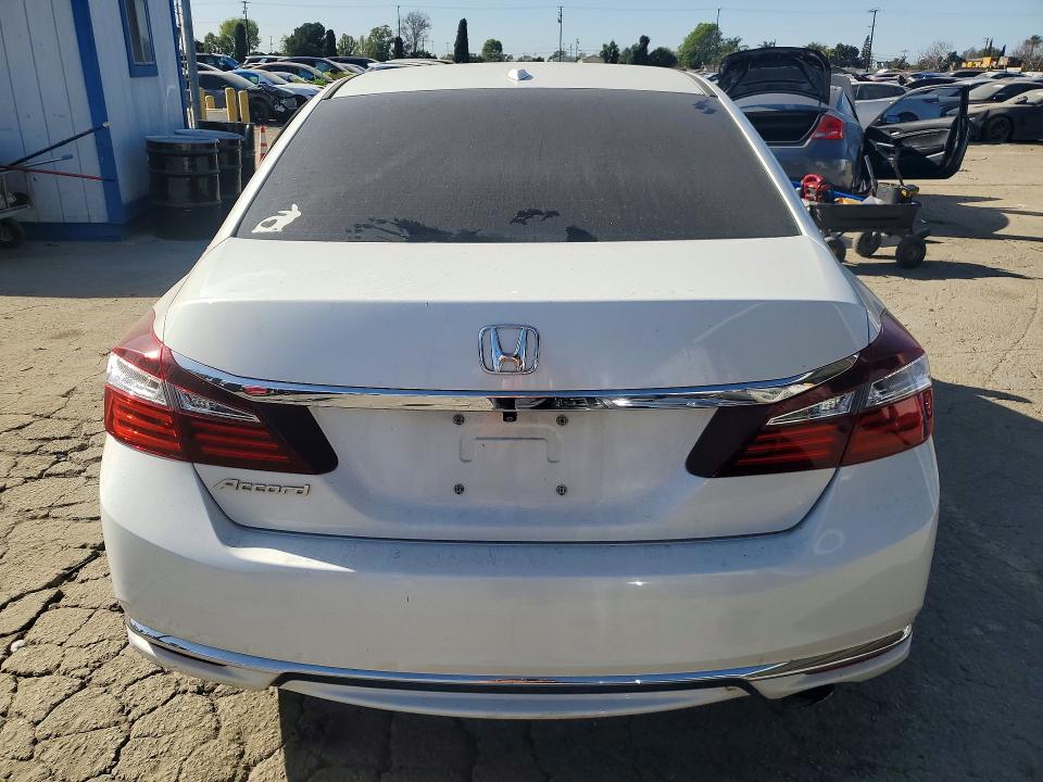 Photo 6 from auction – 2017 HONDA ACCORD with VIN 1HGCR2F85HA015855