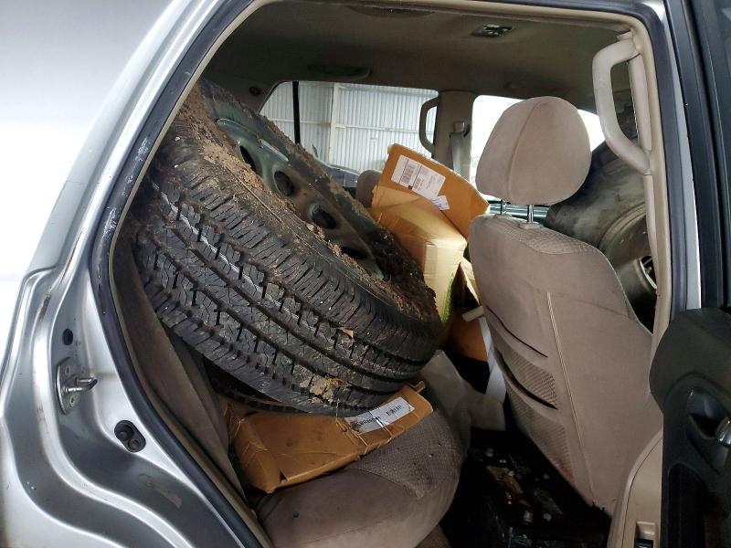 Photo 11 from auction – 2004 TOYOTA 4RUNNER SR with VIN JTEBU14R540034982