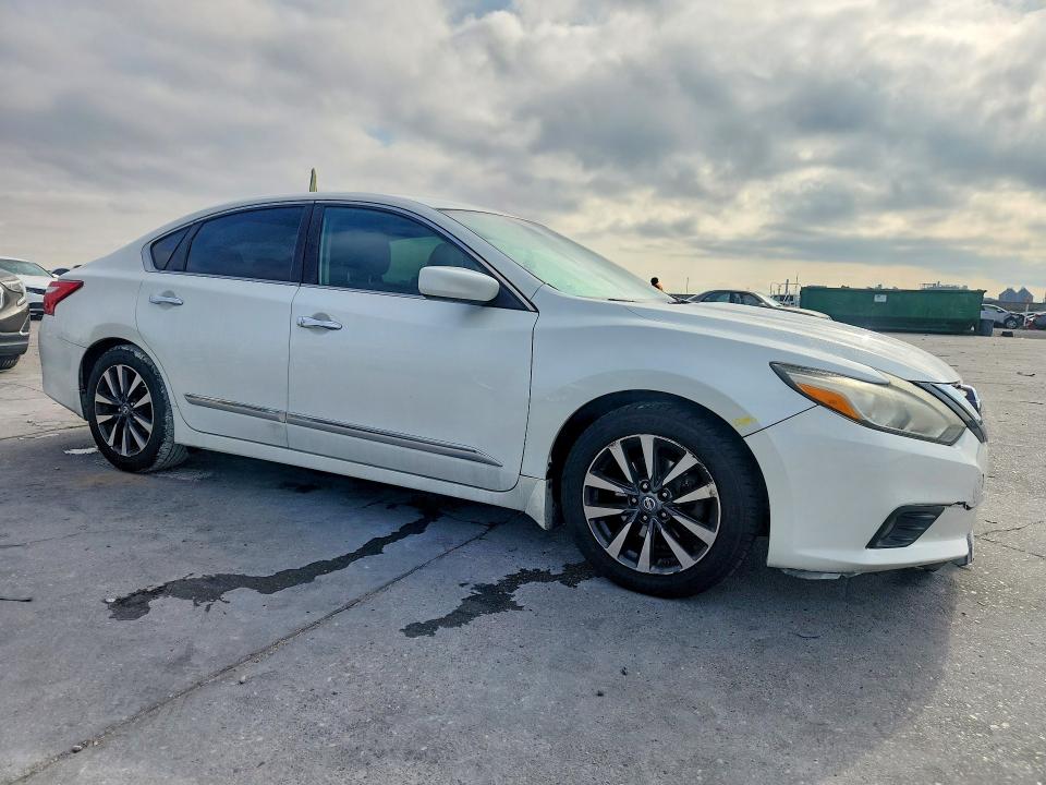 Photo 4 from auction – 2017 NISSAN ALTIMA 2.5 with VIN 1N4AL3AP9HC124194
