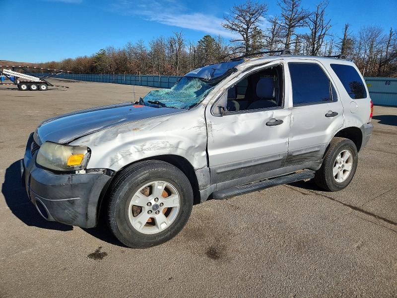 FORD ESCAPE XLT 2005 with VIN 1FMYU93125KC24457 - Photo from auction
