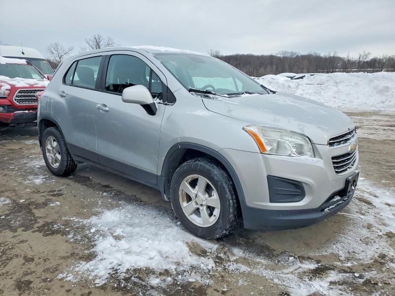 Photo 4 from auction – 2016 CHEVROLET TRAX LS with VIN 3GNCJNSB6GL277827