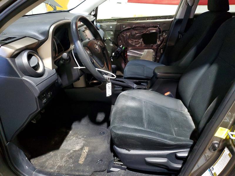 Снимка 7 от търг – 2015 TOYOTA RAV4 LE с VIN JTMBFREV4FD142241