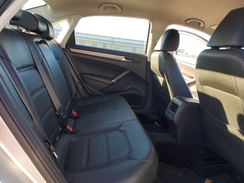 Photo 10 from auction – 2018 VOLKSWAGEN PASSAT with VIN 1VWAA7A33JC007718