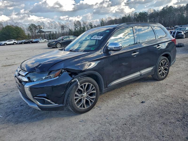 MITSUBISHI OUTLANDER 2016 with VIN JA4AD3A38GZ037297 - Photo from auction