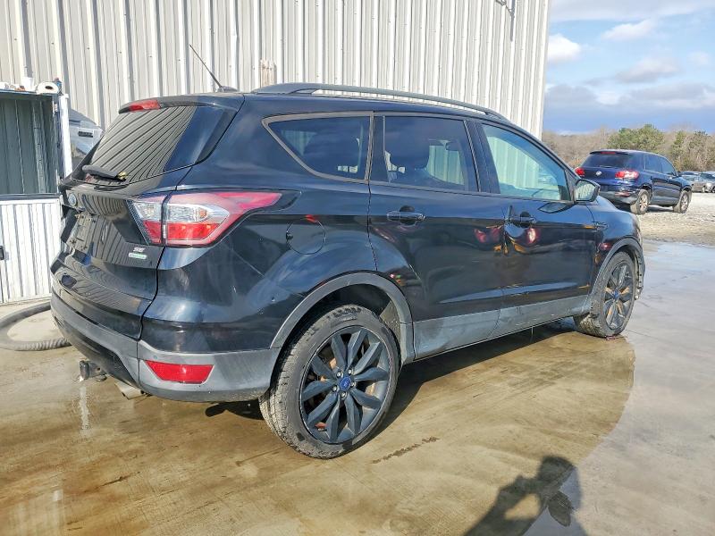 Photo 3 from auction – 2017 FORD ESCAPE with VIN 1FMCU0G97HUB48913