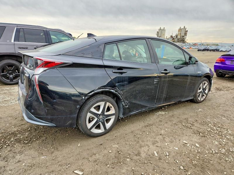 Photo 3 from auction – 2018 TOYOTA PRIUS with VIN JTDKARFU5J3060974